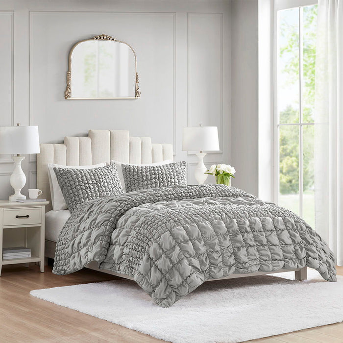 Evelyn - 3 Piece King Stripe Ruched Comforter Set - Gray