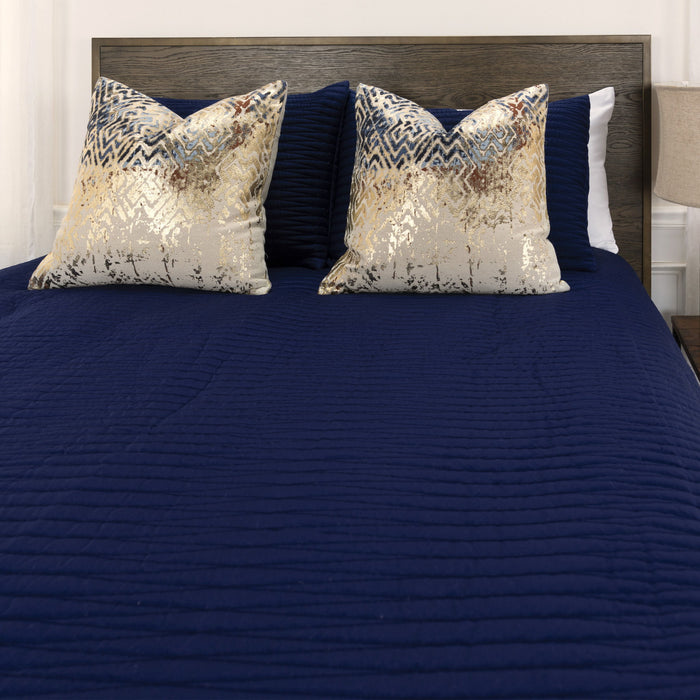 Queen Microfiber 300 Thread Count Machine Washable Down Alternative Comforter - Indigo