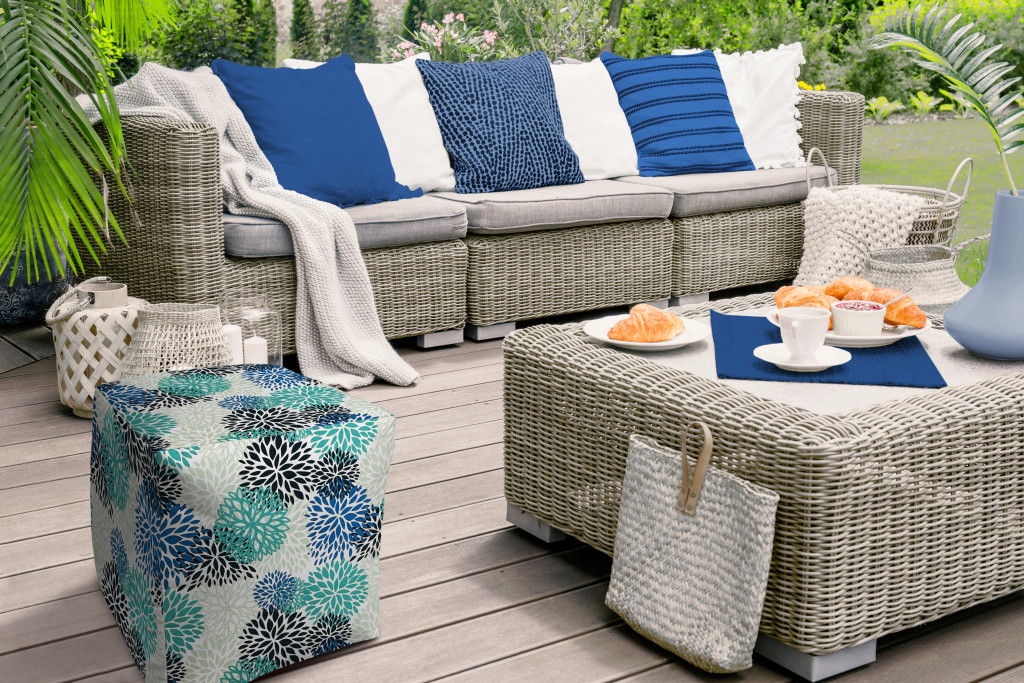 Polyester Cube Floral Indoor / Outdoor Pouf Ottoman - Blue