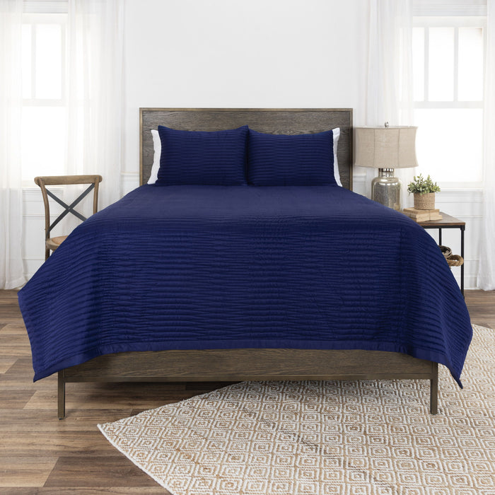 Queen Microfiber 300 Thread Count Machine Washable Down Alternative Comforter - Indigo