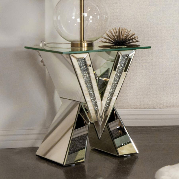 Taffeta - V-Shaped End Table With Glass Top - Silver - Simple Home Plus