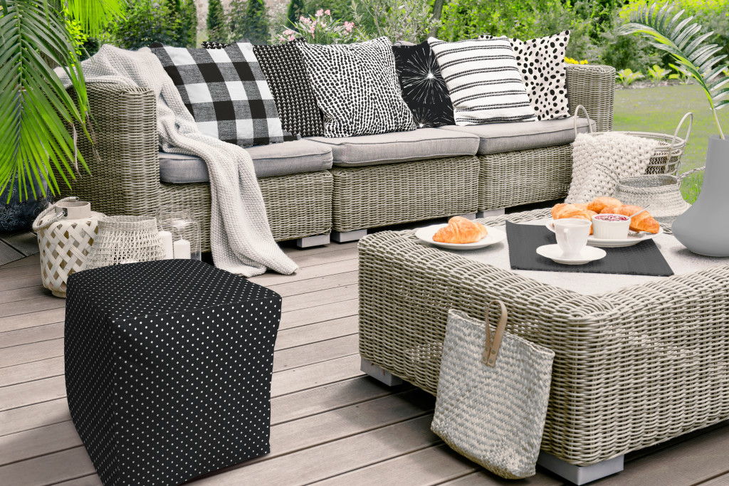 Polyester Cube Polka Dots Indoor / Outdoor Pouf Ottoman - Black