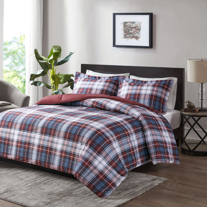 Parkston - King 3M Scotchgard Down Alternative All Season Comforter Set - Red