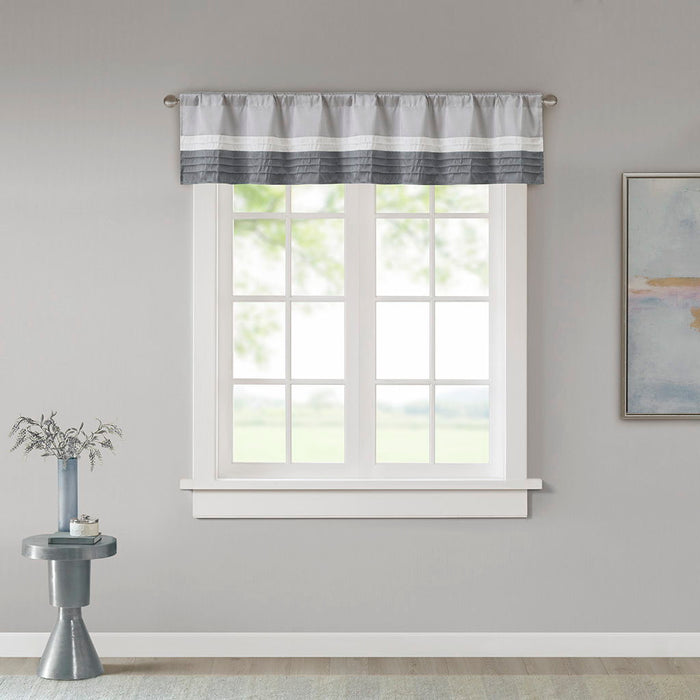 Amherst - Polyoni Pintuck Valance - Gray