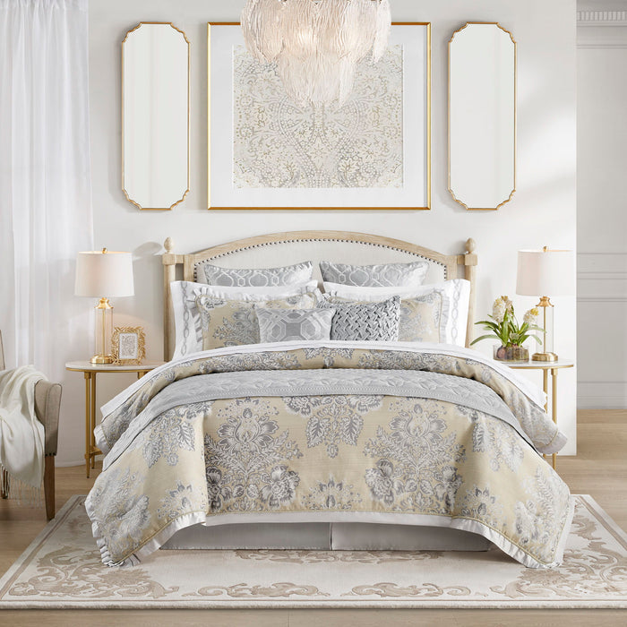 Loretta - 4 Piece Queen Comforter Set - Beige